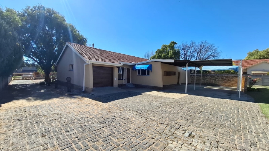 3 Bedroom Property for Sale in La Hoff North West
